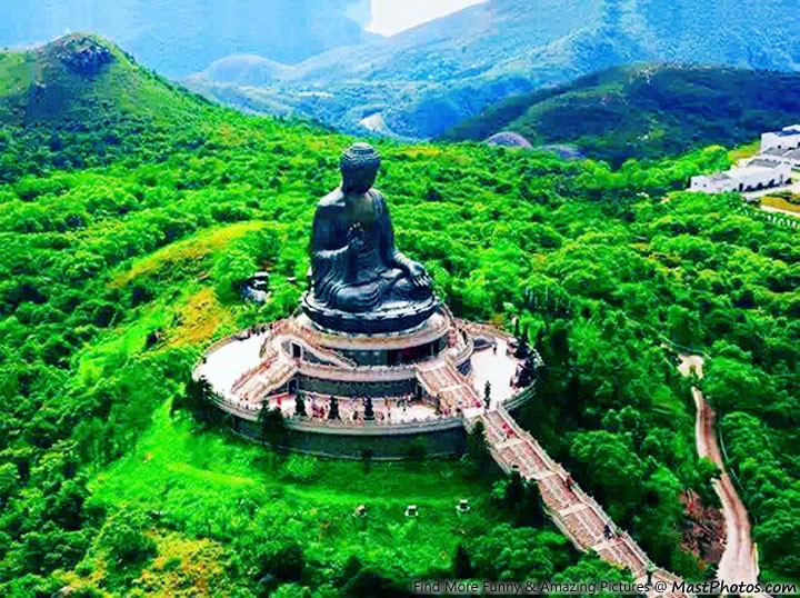 Tian Tan Buddha, Lantau Island, Hong-Kong..jpg