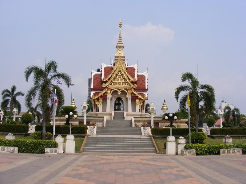 Wat Dong Sak temple where the Buddha is said to have lay down in a hollow to enter nirvana